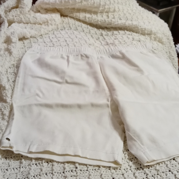 Shorts - Picture 1 of 2